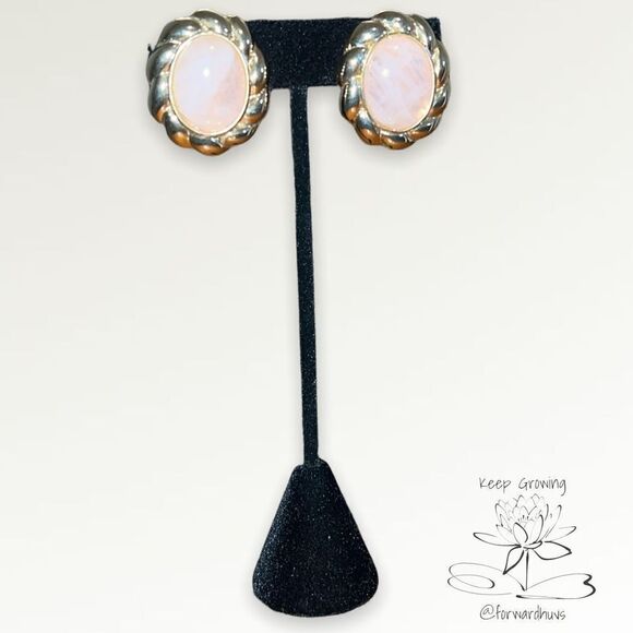Vintage Rose Quartz Gold Tone Oval Clip On Non Pierced Earrings - Picture 5 of 10